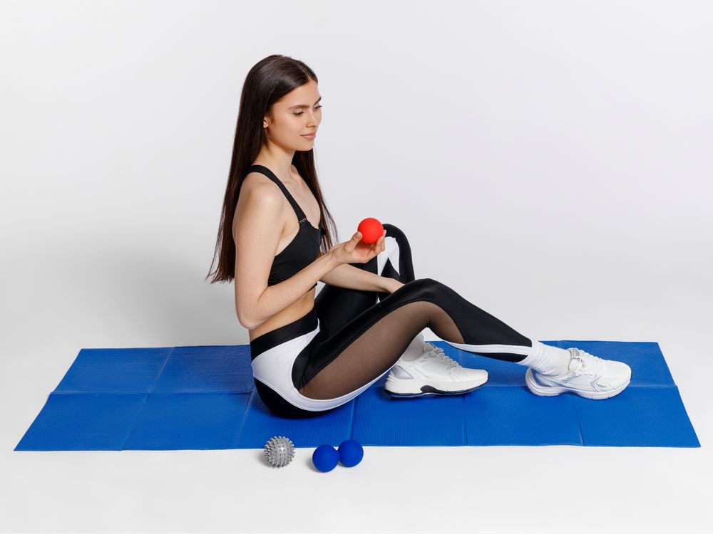 Массажный мяч для MФР Relaxify, красный — изображение 4